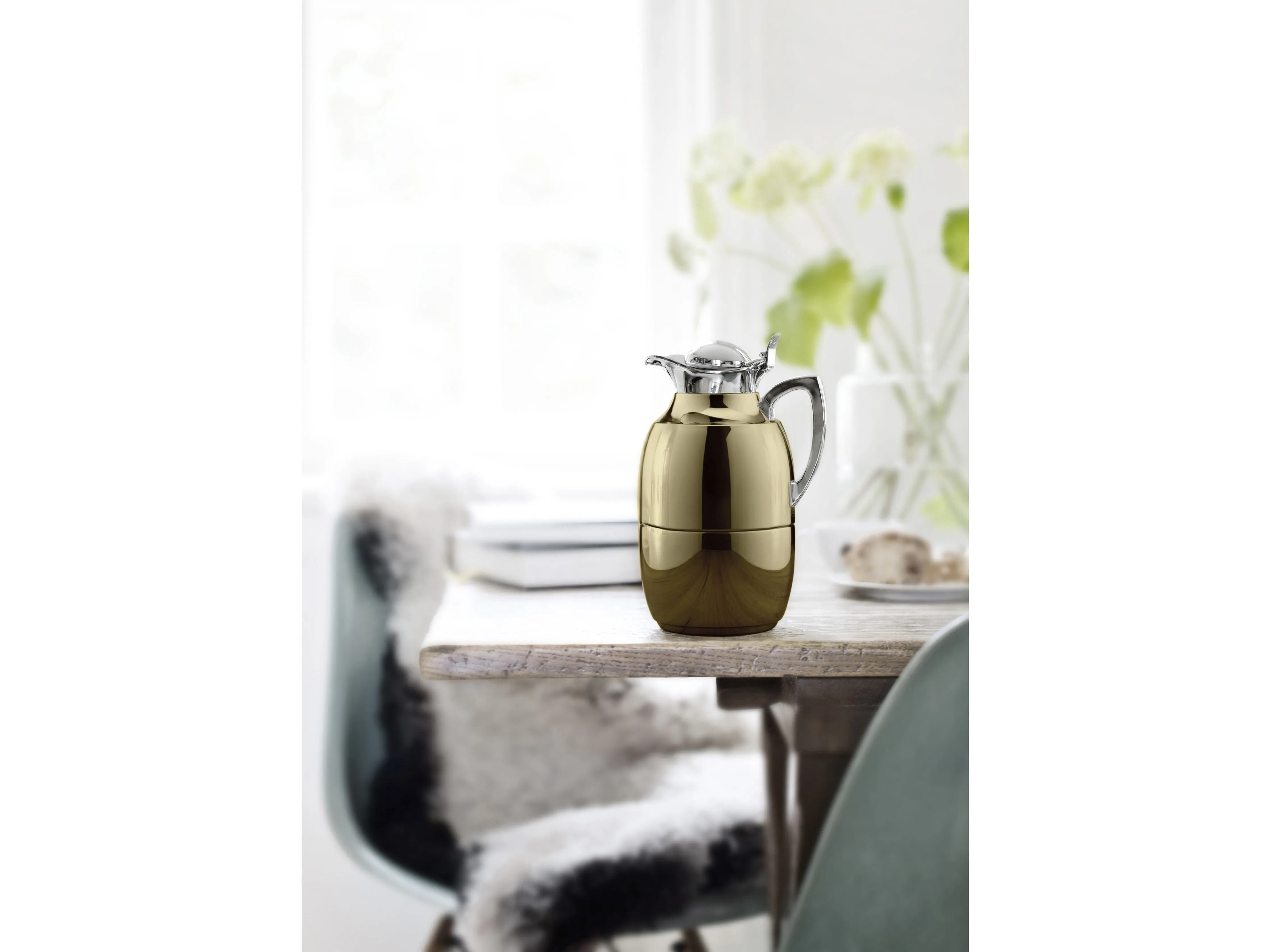 Alfi Juwel Insulated Carafe 1 Liter. Gold