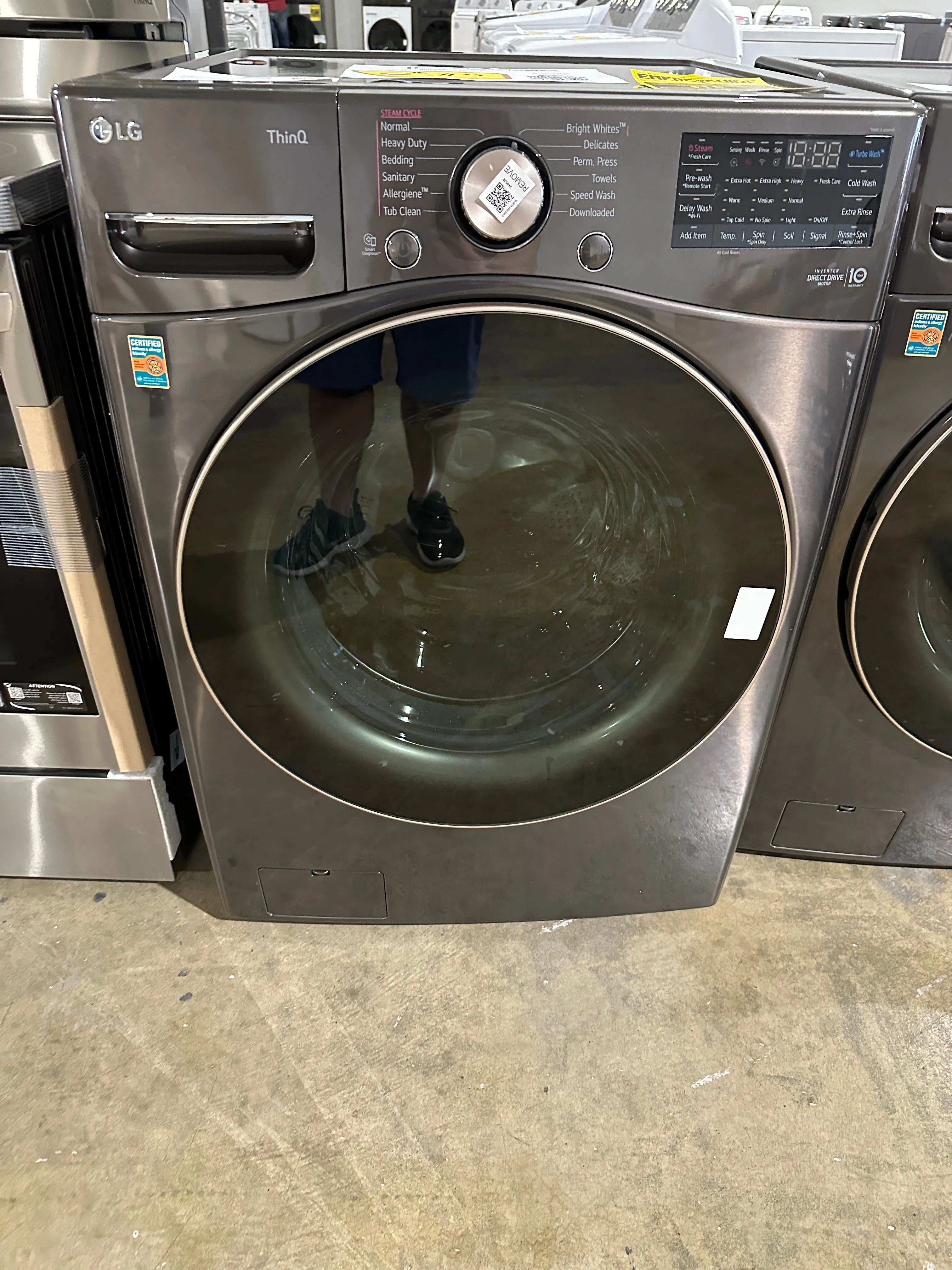 BEAUTIFUL BRAND NEW LG STACKABLE FRONT LOAD LG WASHER MODEL: WM4000HBA WAS12377S