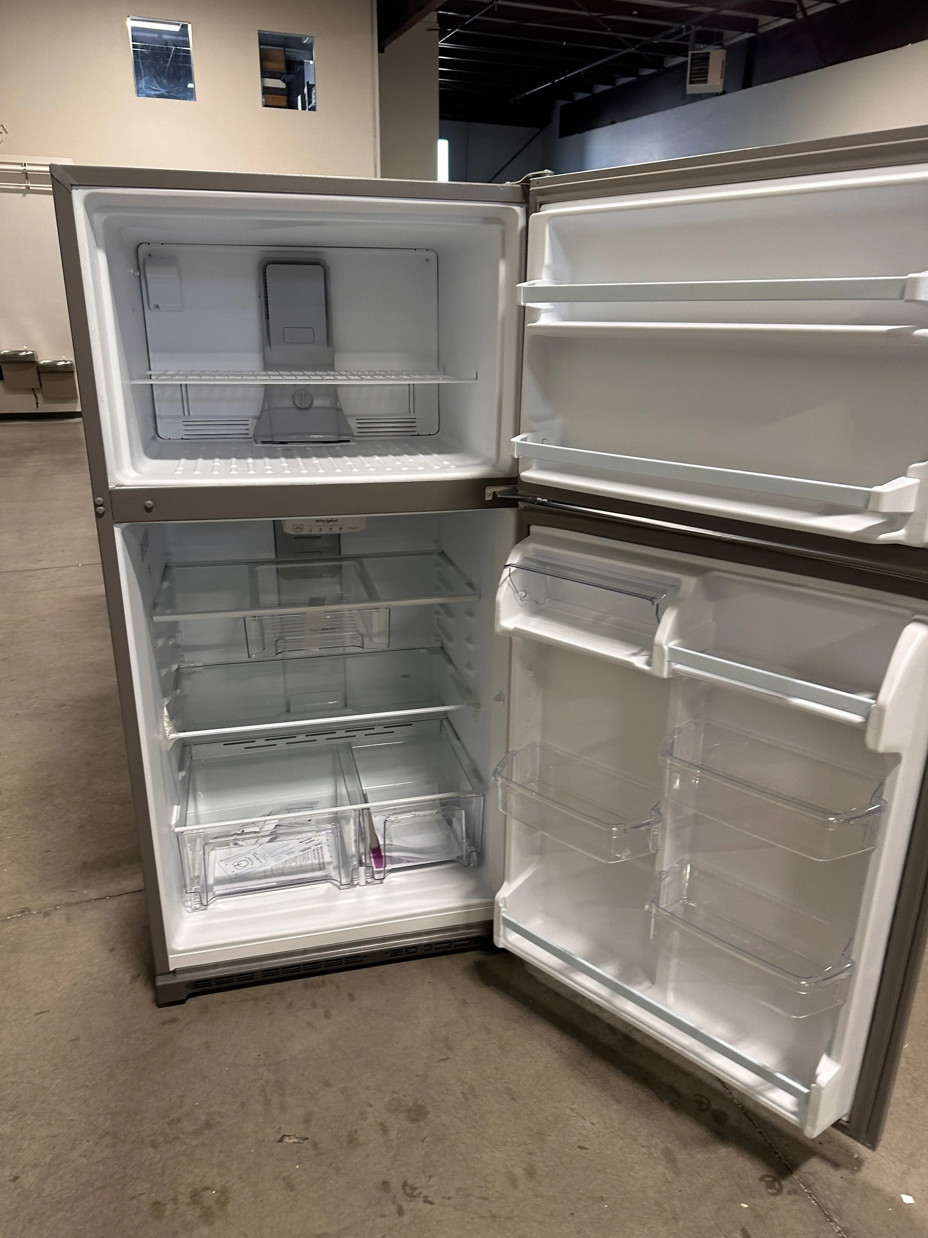 BEAUTIFUL BRAND NEW WHIRLPOOL REFRIGERATOR MODEL: WRT311FZDZ REF13479