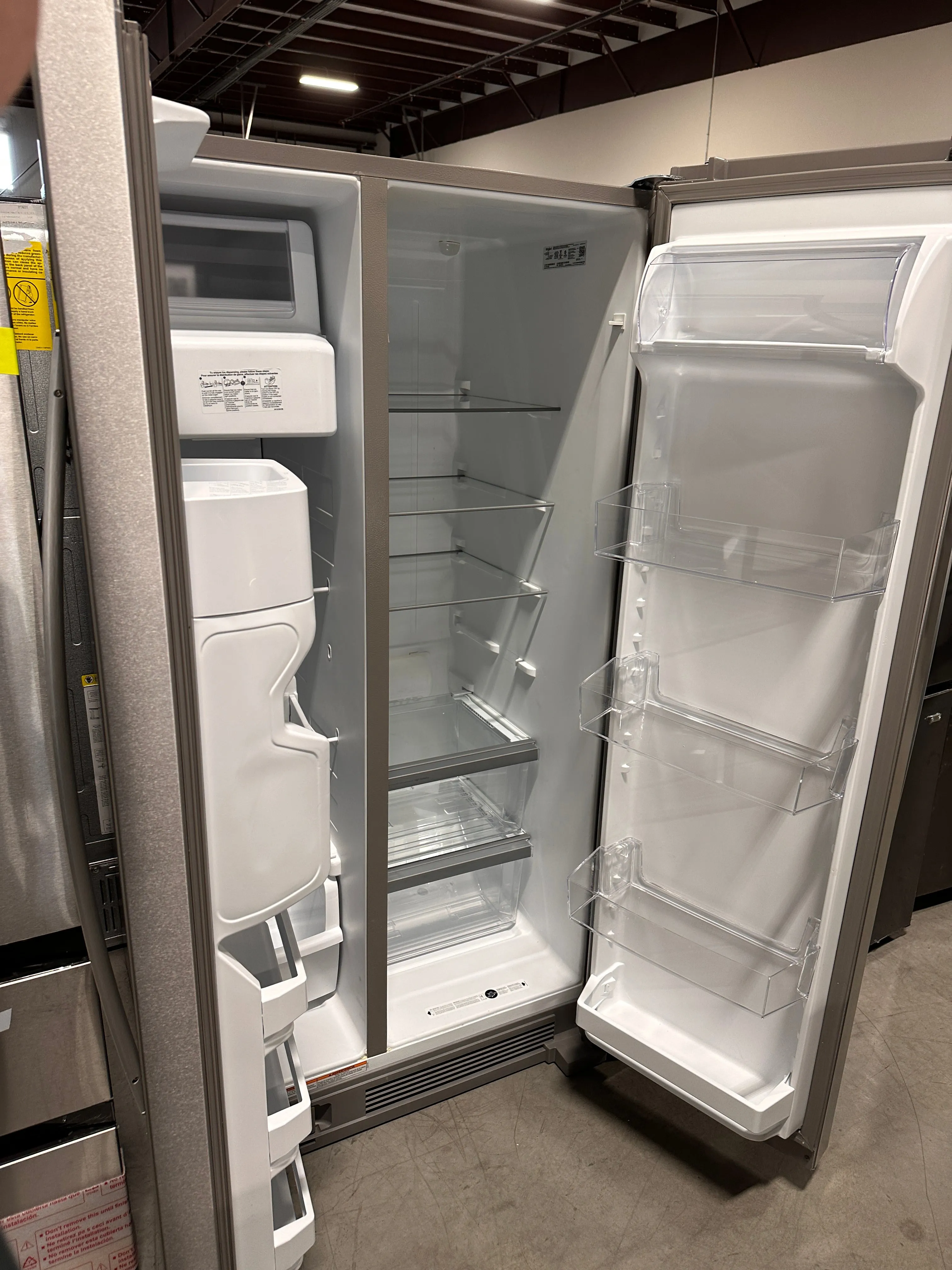 BEAUTIFUL BRAND NEW WHIRLPOOL SIDE BY SIDE REFRIGERATOR MODEL: WRS315SDHZ REF13461