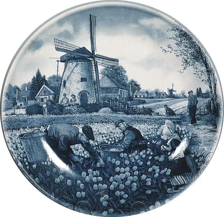 Collector Plates Dutch Tulip Pickers