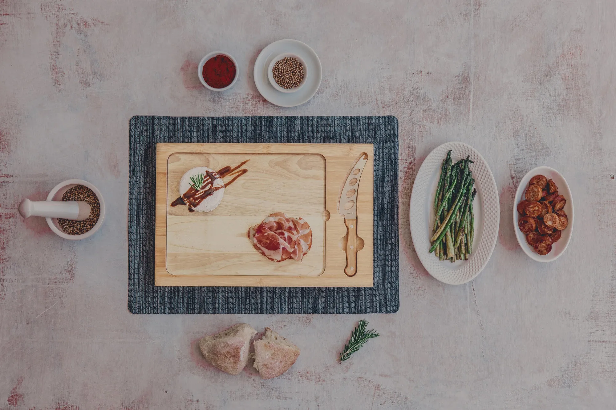 Columbus Blue Jackets Hockey Rink - Icon Glass Top Cutting Board & Knife Set