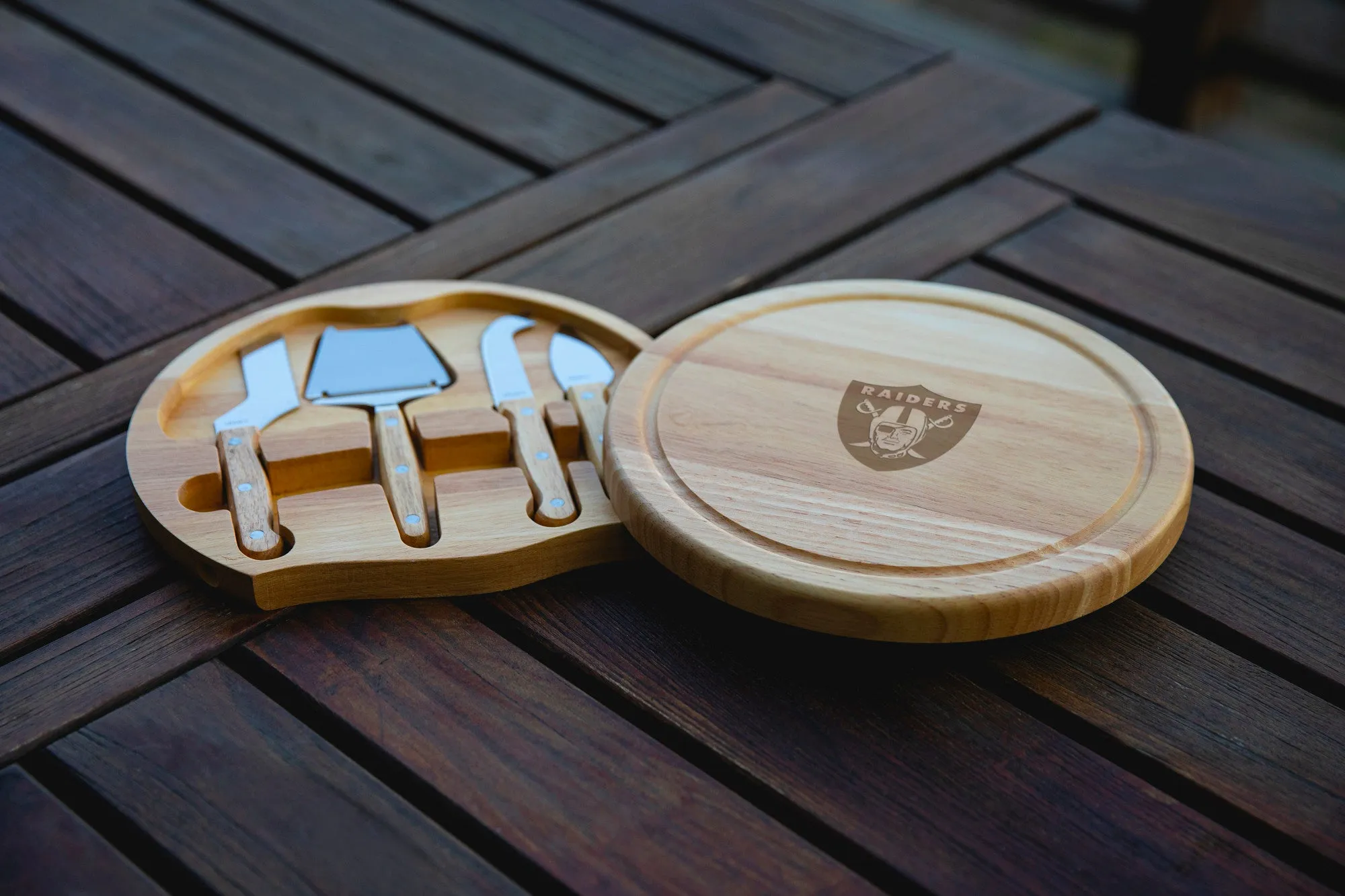 Las Vegas Raiders - Circo Cheese Cutting Board & Tools Set