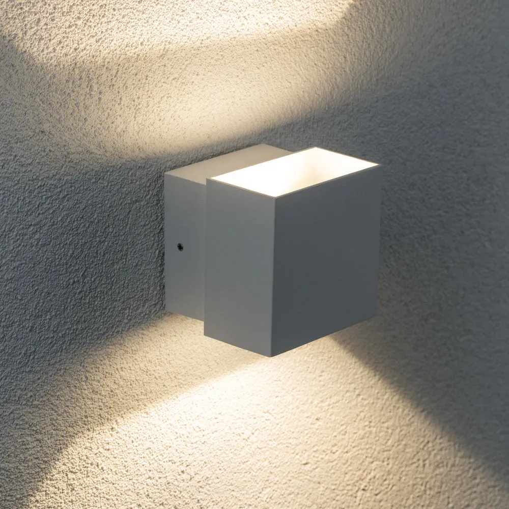 Outdoor Cybo 7.7W LED 10x10cm Wall Light in White