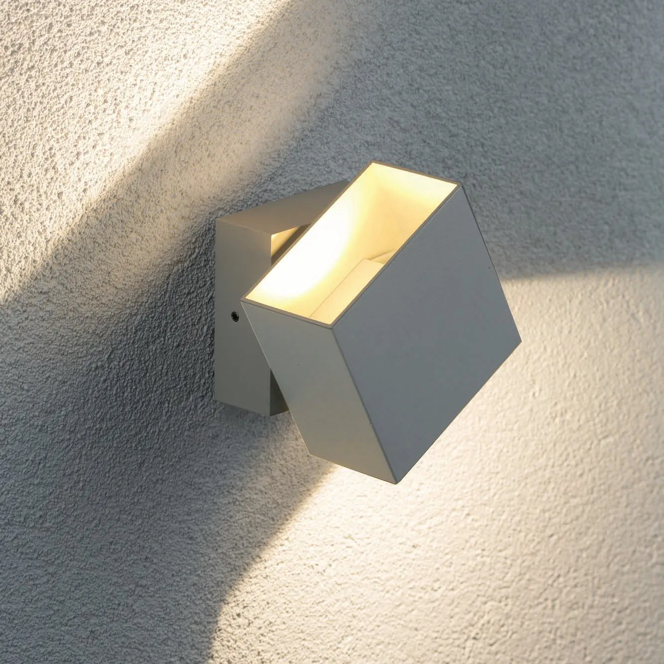 Outdoor Cybo 7.7W LED 10x10cm Wall Light in White