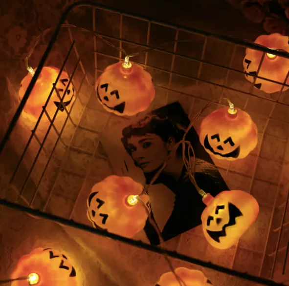 Spooky LED Pumpkin String Lights – Perfect Halloween Decoration for Your Home!