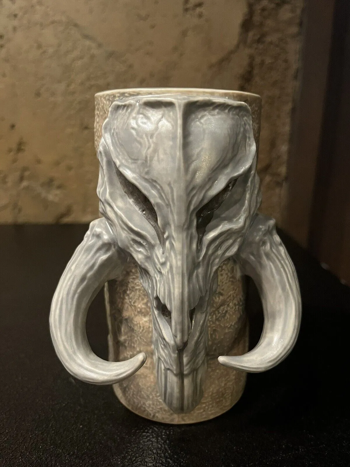 Star Wars Galaxy’s Edge Mandalorian Outer Rim Mythosaur Skull Mug